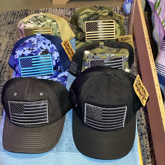 Lot of 6 Unisex trucker hats. Brand new, with hook and loop US flag. - Picture 1 of 7